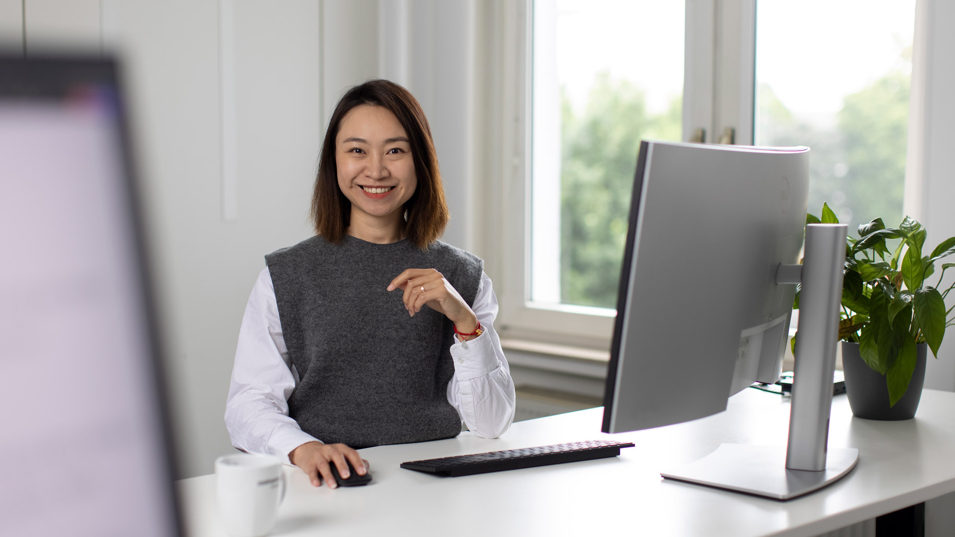 Swh frau fei L2 A2239 1920x1080px